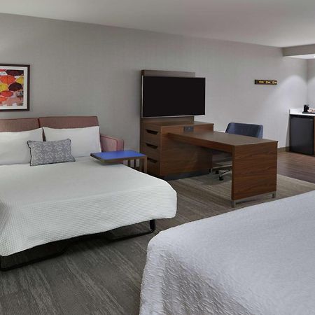 Hampton Inn & Suites Montreal-Dorval Esterno foto
