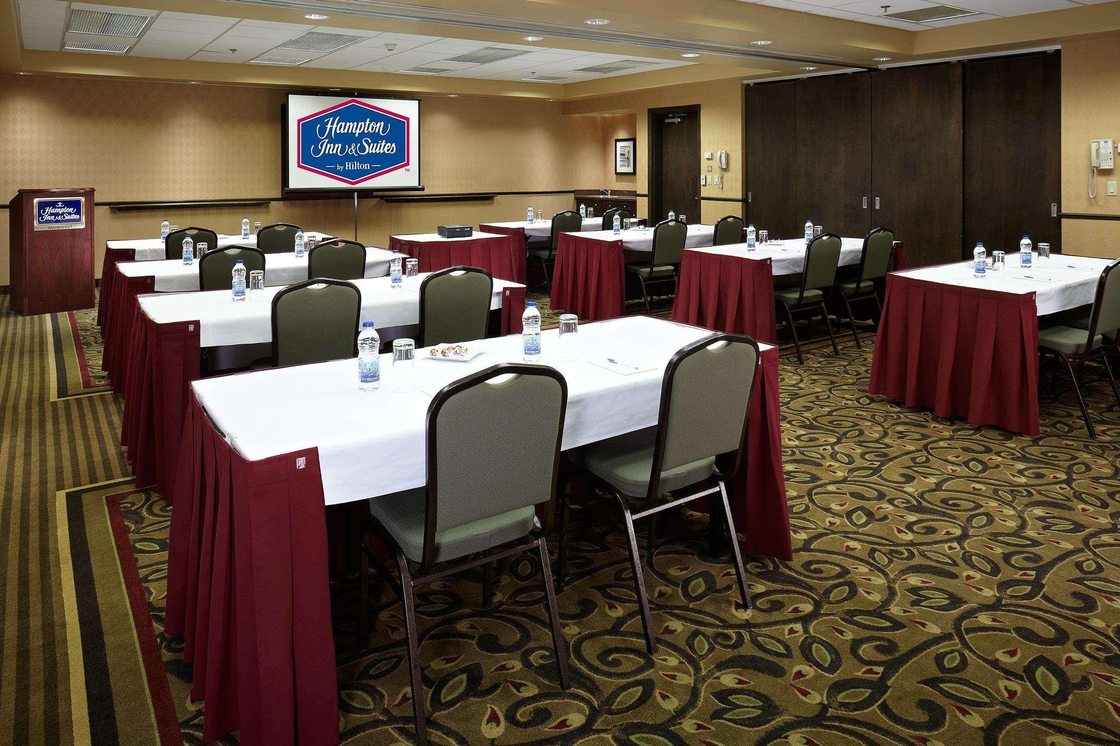 Hampton Inn & Suites Montreal-Dorval Affari foto