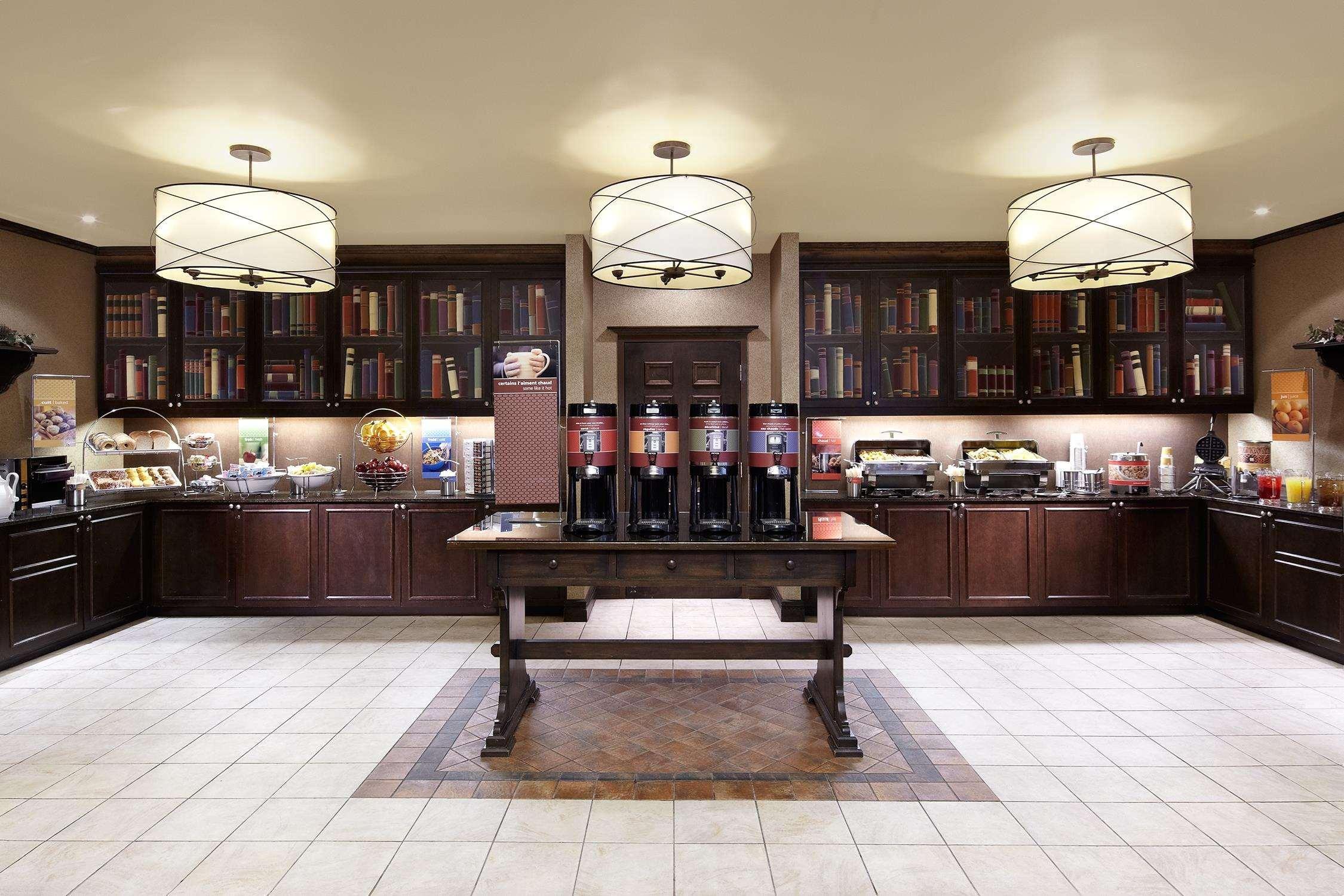 Hampton Inn & Suites Montreal-Dorval Ristorante foto