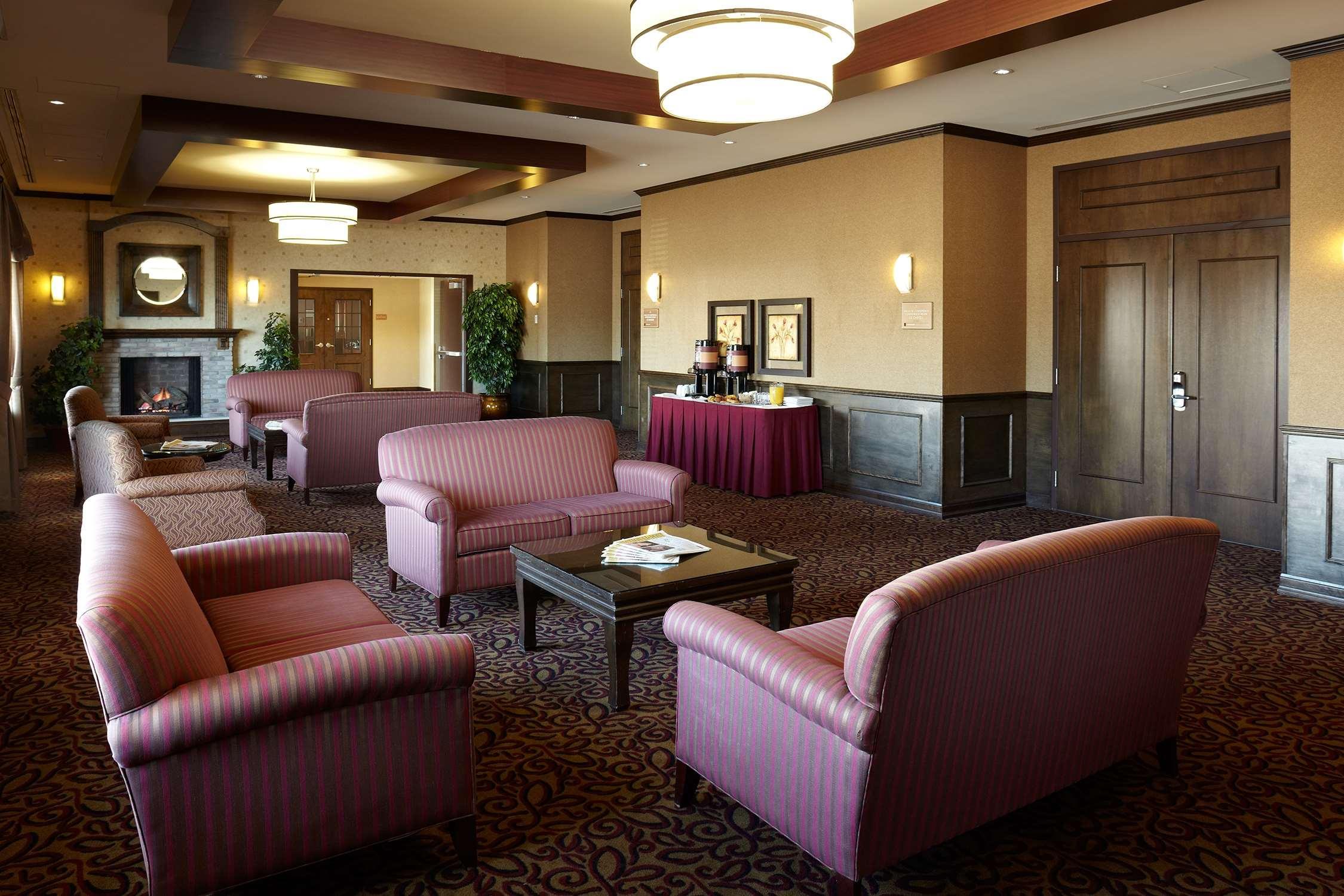 Hampton Inn & Suites Montreal-Dorval Esterno foto