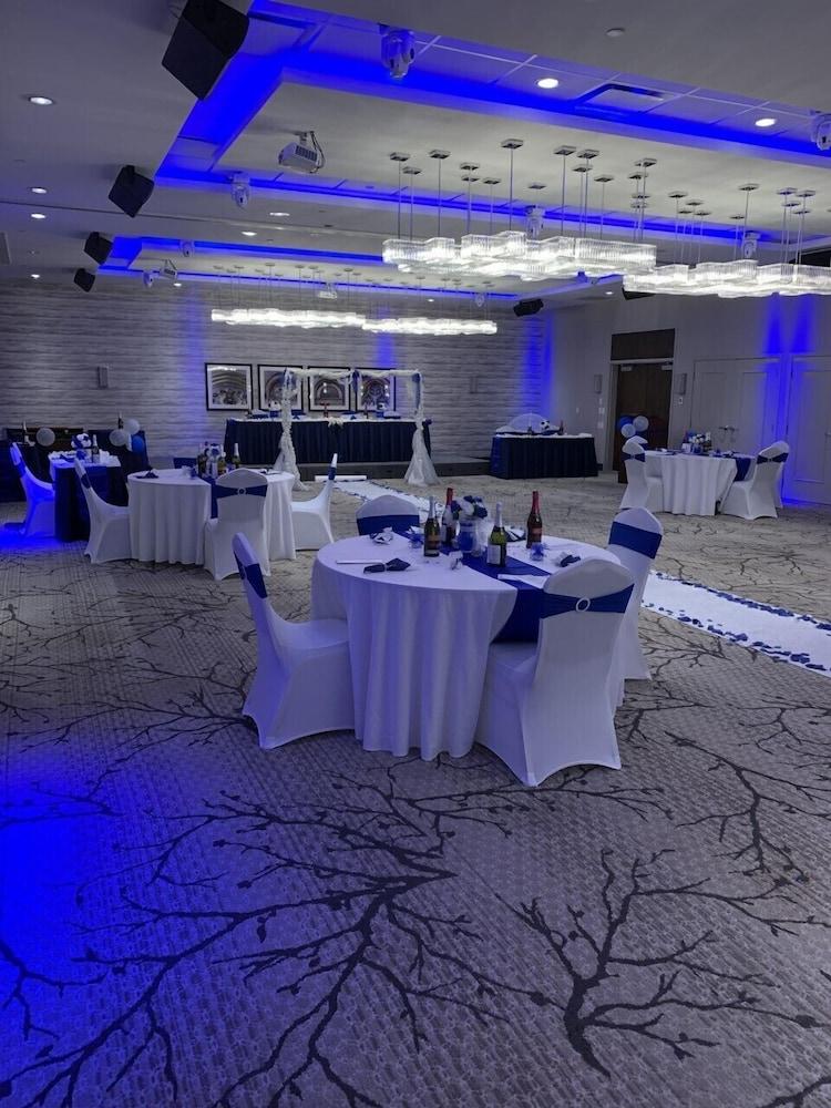 Hampton Inn & Suites Montreal-Dorval Esterno foto