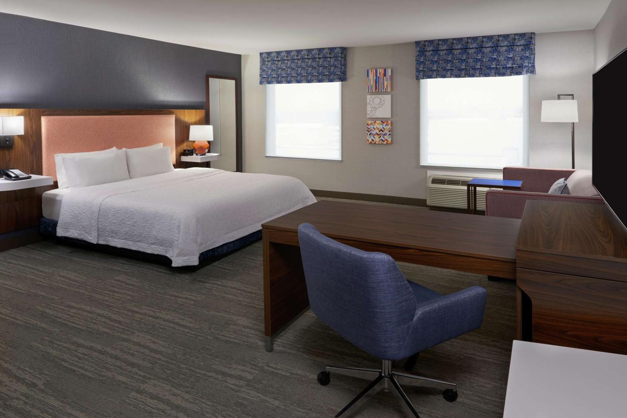 Hampton Inn & Suites Montreal-Dorval Esterno foto