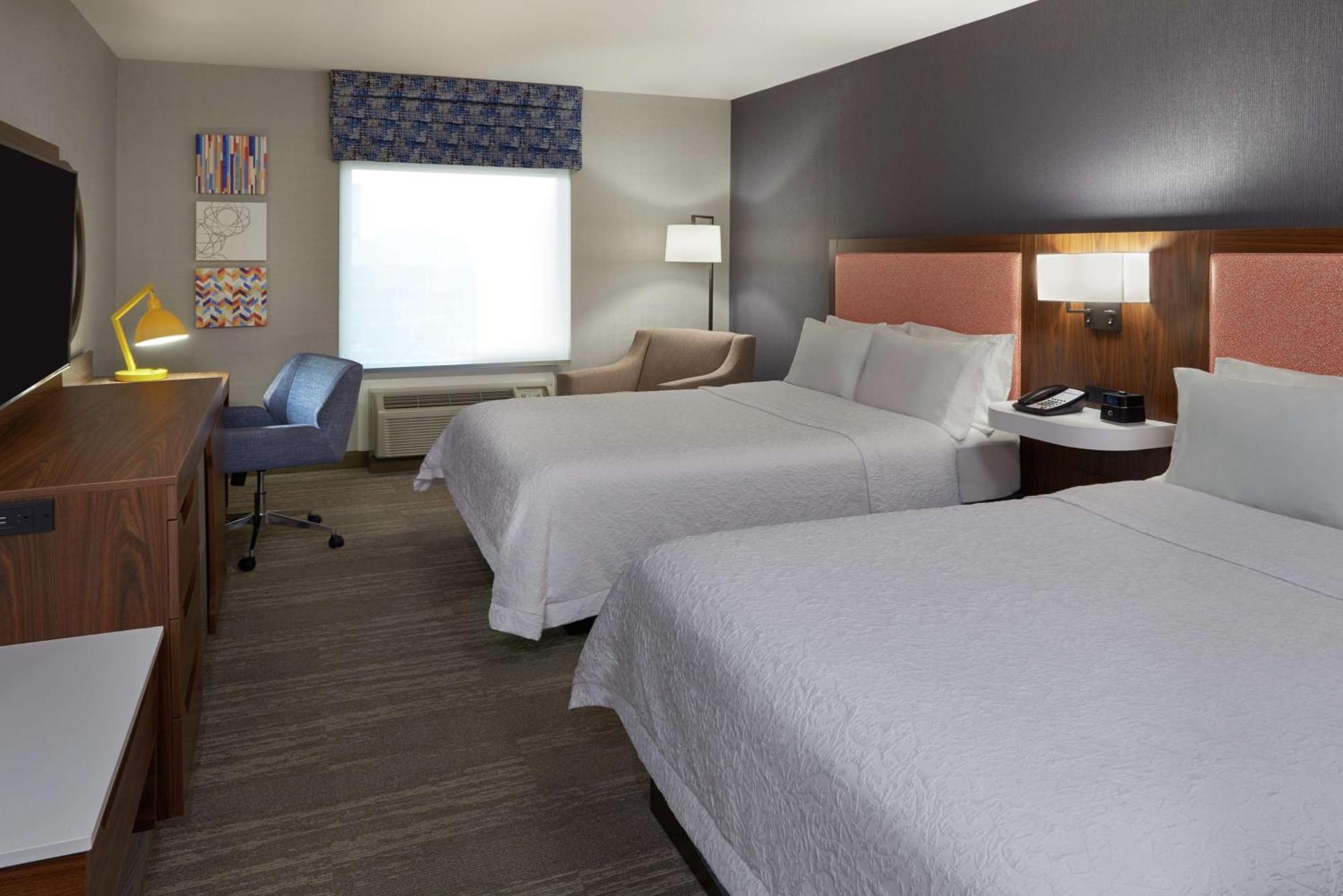 Hampton Inn & Suites Montreal-Dorval Esterno foto