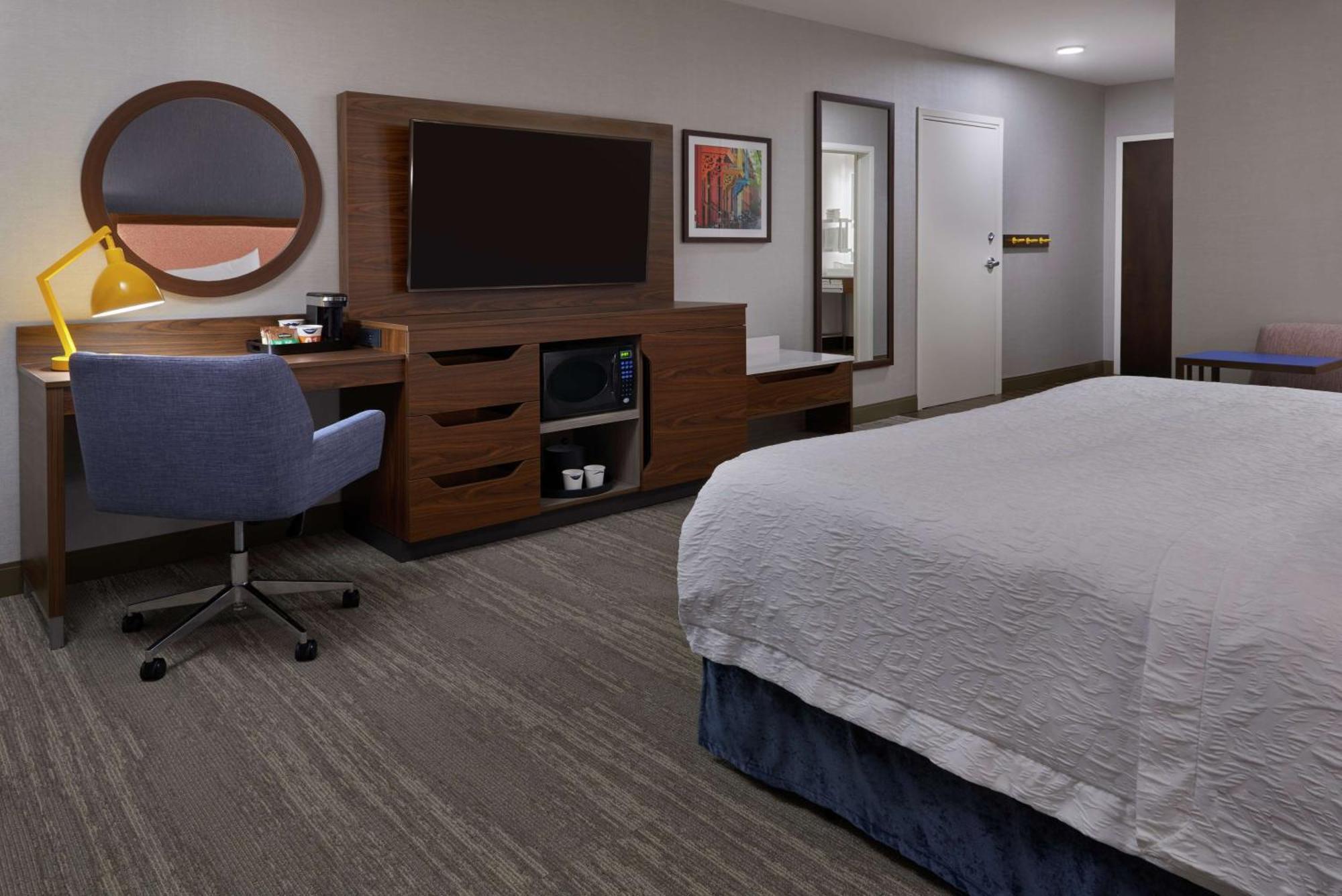 Hampton Inn & Suites Montreal-Dorval Esterno foto