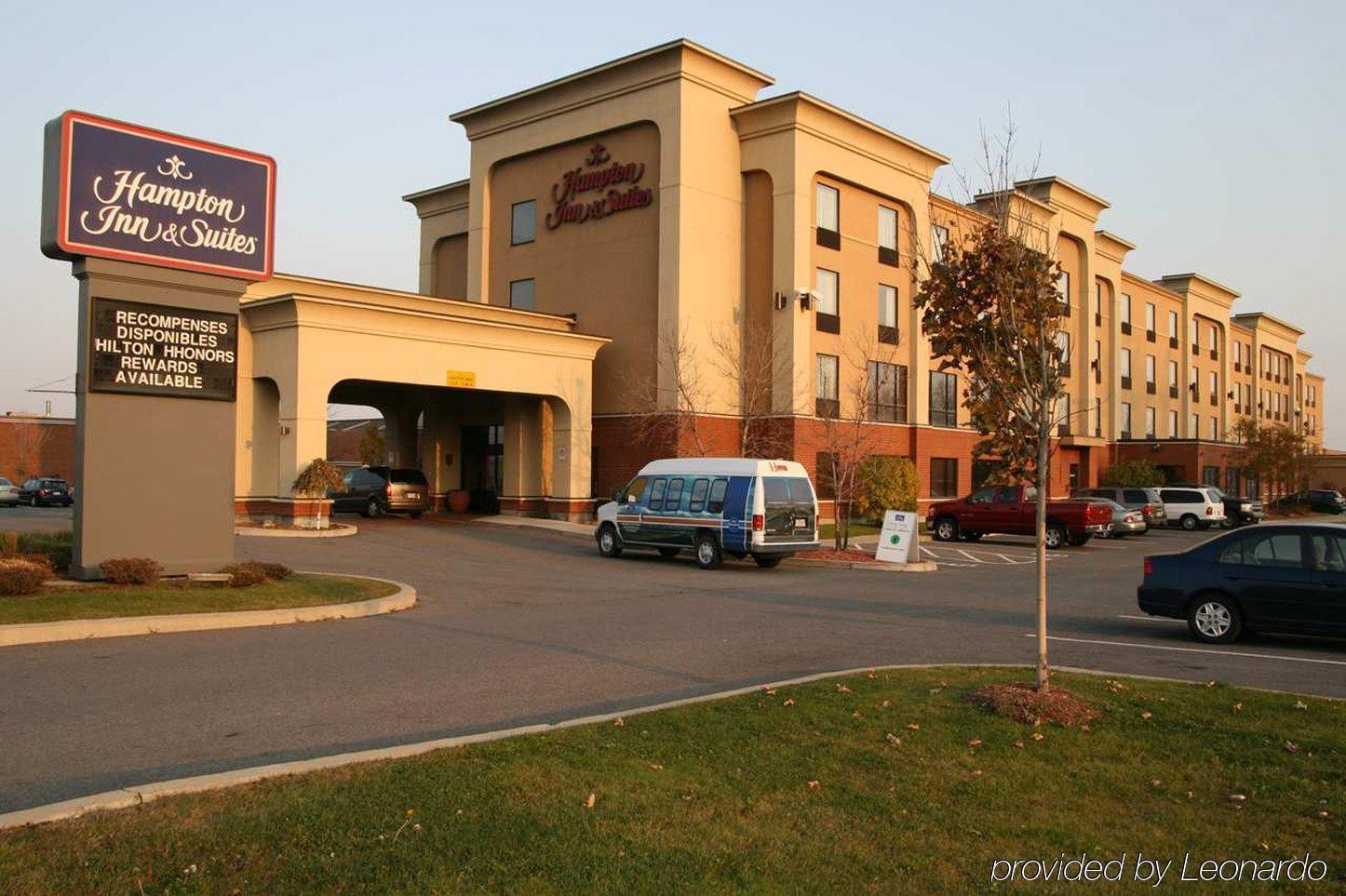 Hampton Inn & Suites Montreal-Dorval Esterno foto