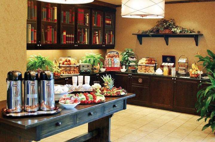 Hampton Inn & Suites Montreal-Dorval Esterno foto