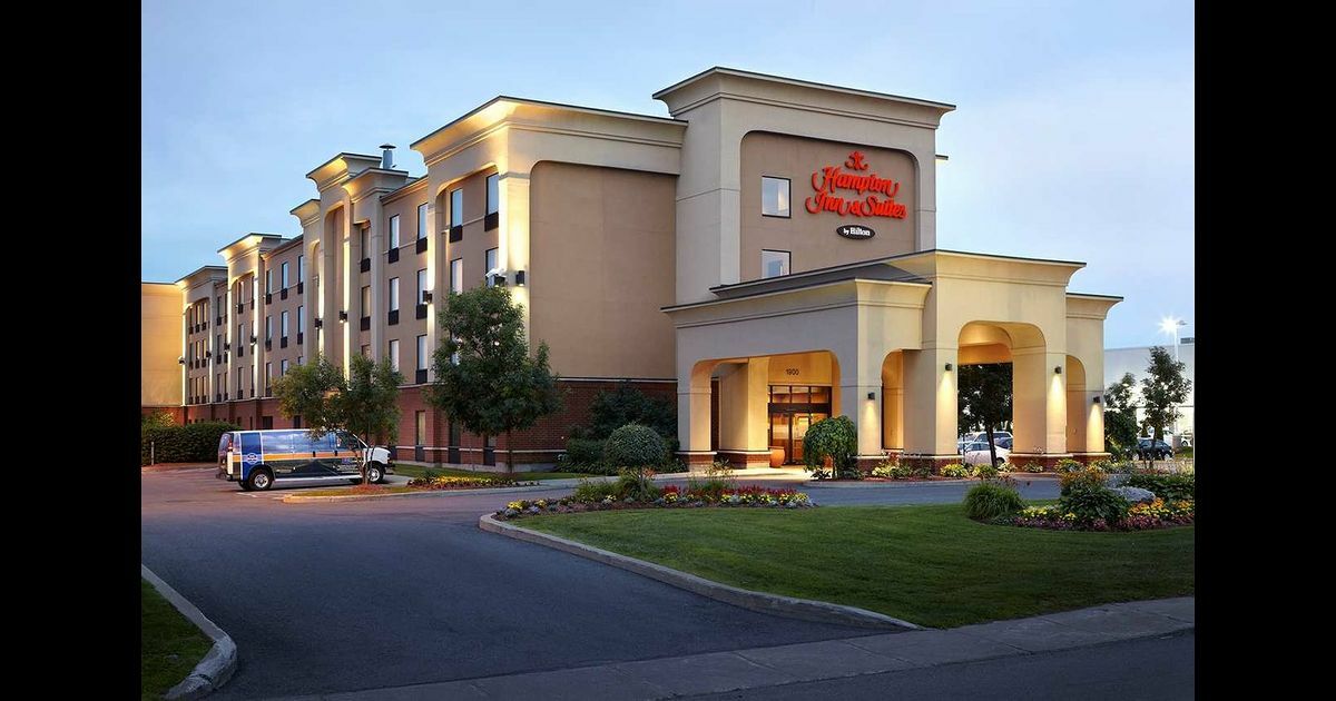 Hampton Inn & Suites Montreal-Dorval Esterno foto