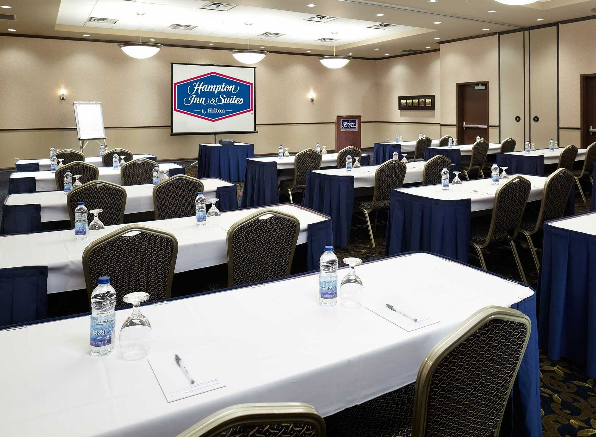 Hampton Inn & Suites Montreal-Dorval Esterno foto